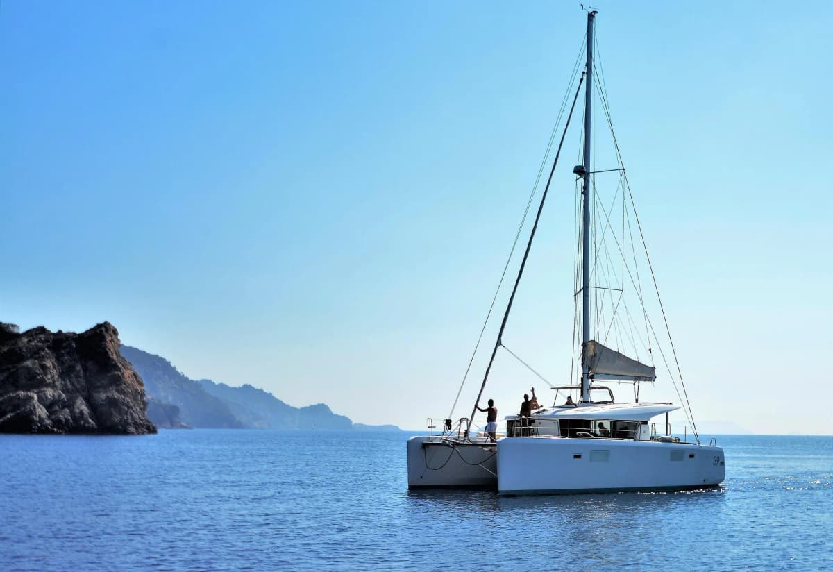 Custom Sailing